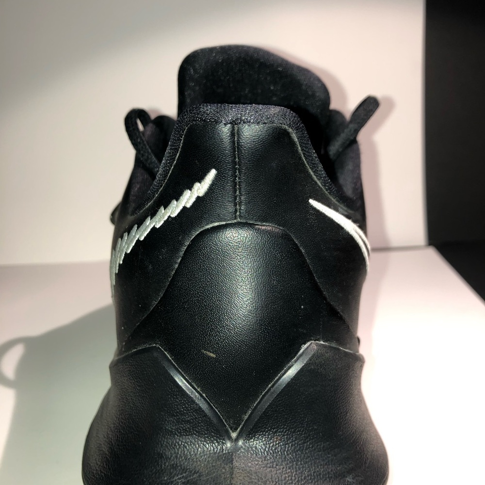 Nike Kyrie 3s (11.5) Near perfect condition - Picture 5 of 13